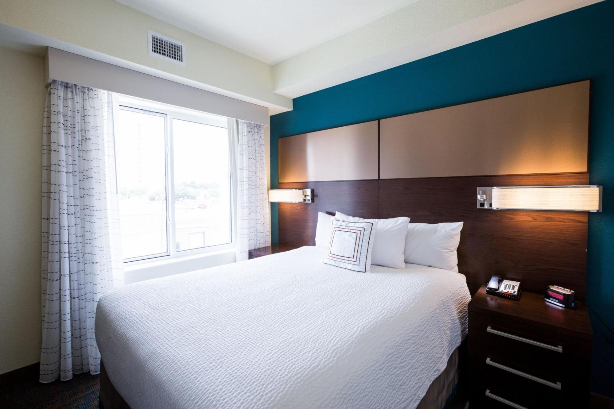 Hotel By Marriott Northwest Oklahoma City